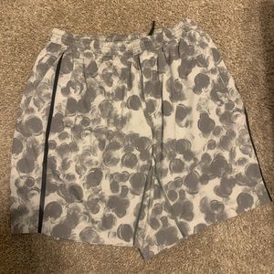 Lululemon pace breaker shorts size M